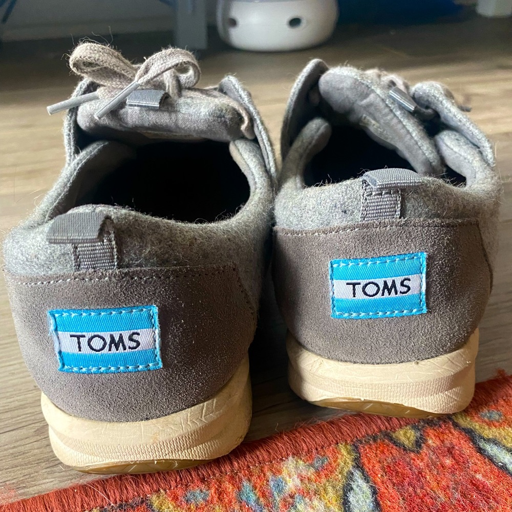 Grey Toms tennis shoes